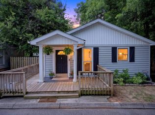 7 Burns Cir, Greenville, SC 29605