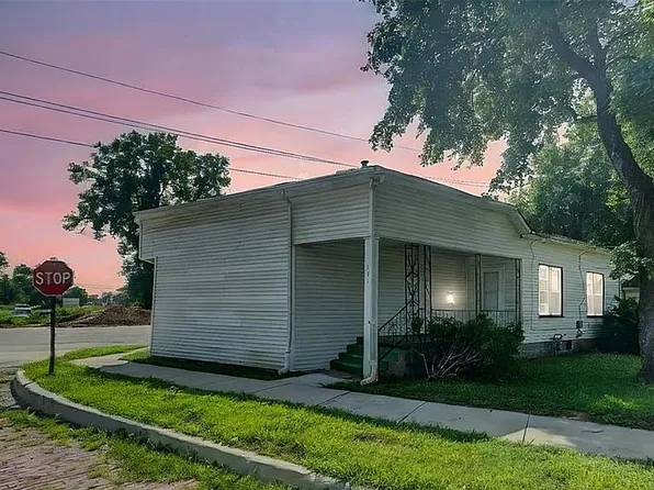 351 N 26th St, East Saint Louis, IL 62205
