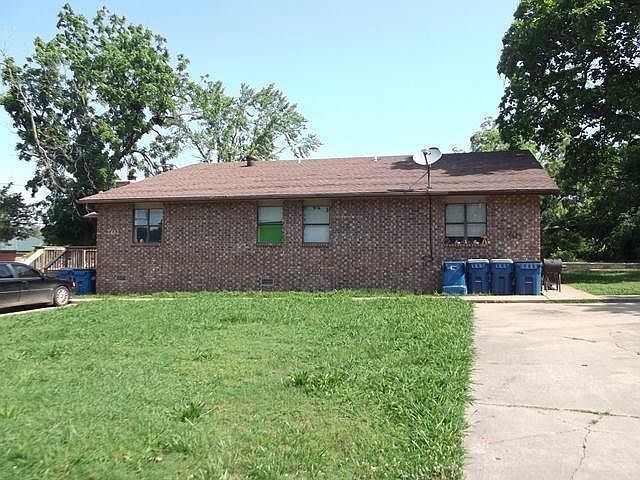 1st image of 701 SE 4th St