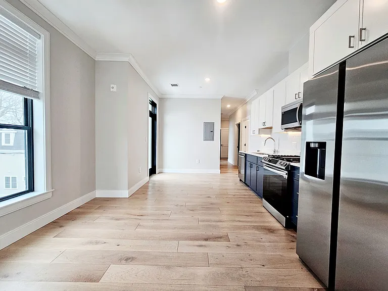 157 Everett St #103 — Photo 2