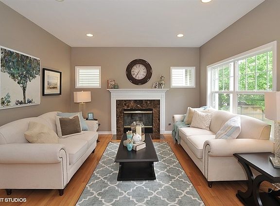 2nd image of 3834 N Milwaukee Ave #2