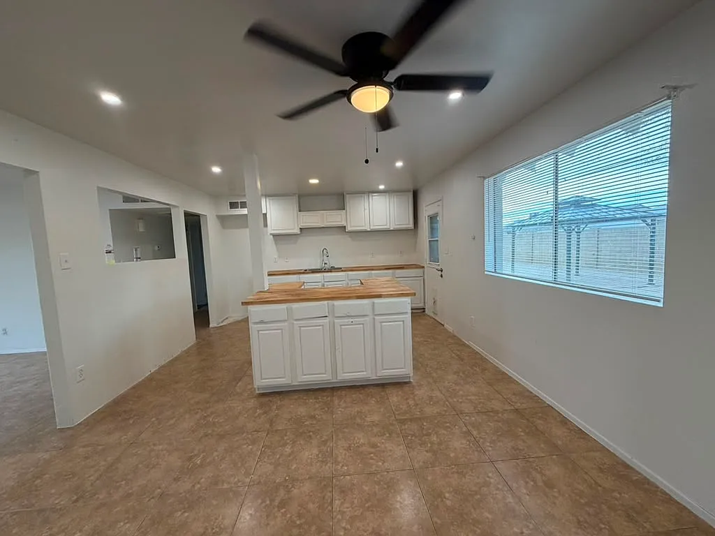 3 bed, 1800 sqft, $2,290 — Photo 3