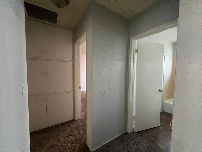 229 S Buena Vista St — Photo 24