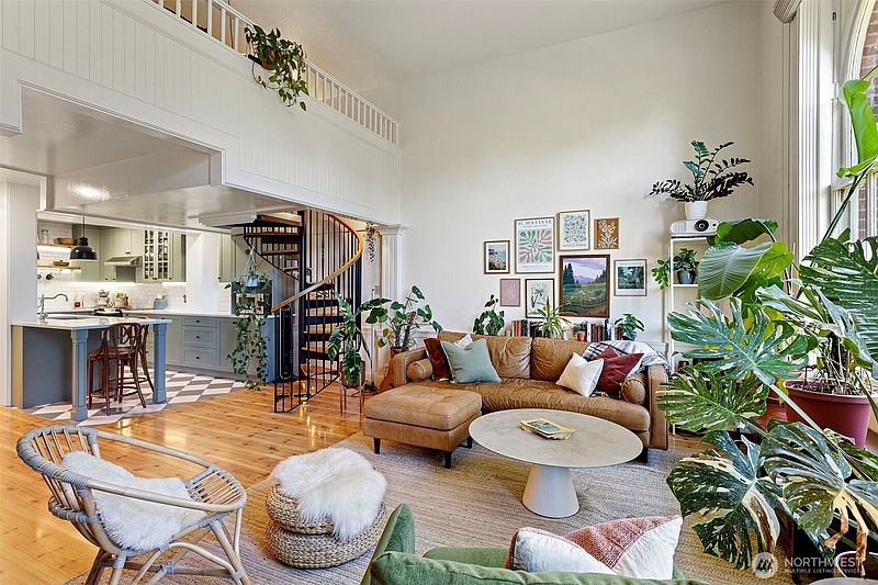 5th image of 1401 5th Avenue W #305
