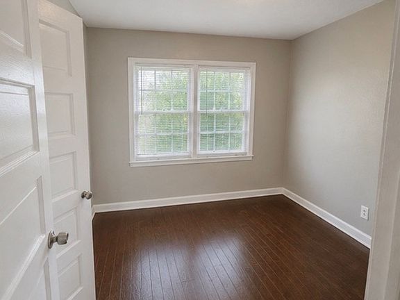 5th image of 2505 Heard St