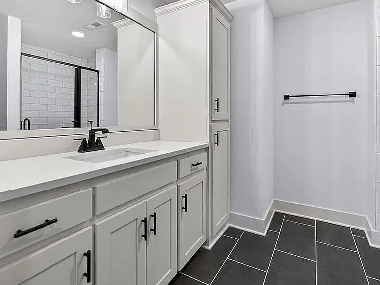 8808 N Clarion Ave — Photo 19