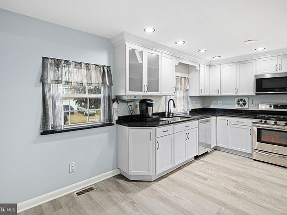 2nd image of 10908 Templeton Dr