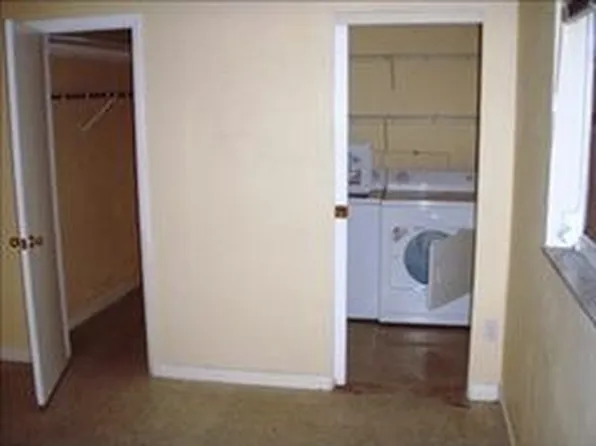 4101 Golden Gate Pkwy APT 2, Naples, FL 34116