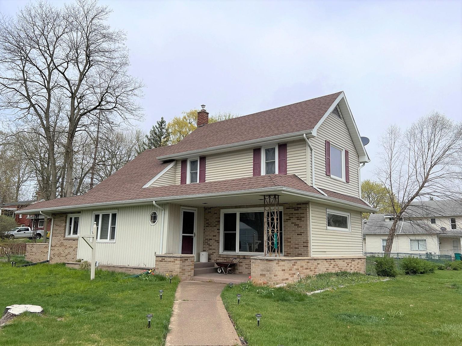 505 N Main St, Perry, MI 48872 Zillow