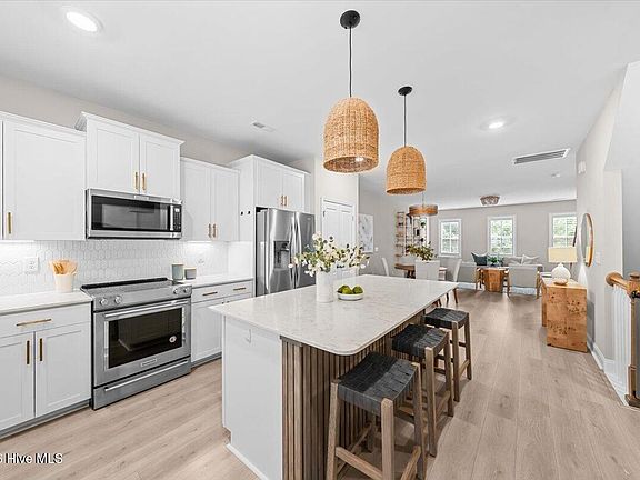 5th image of 63 Brownstone Lane