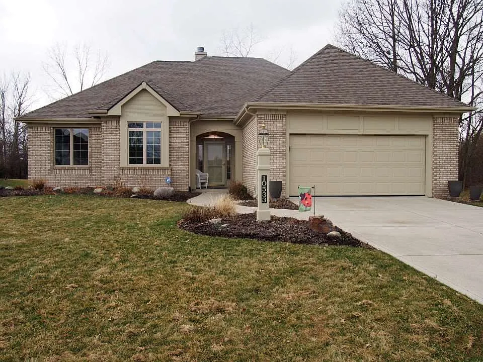 10533 Maple Springs Cv photo 1