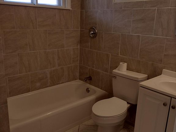 2nd image of 4742 Hannover Rear St