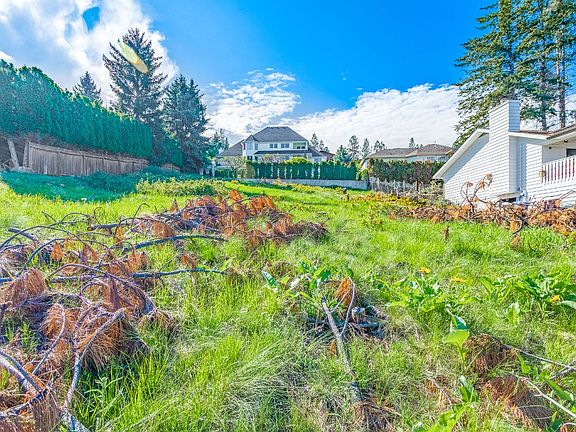 3rd image of 375 Okaview Rd