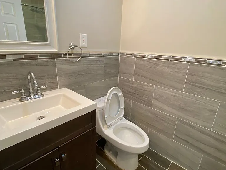 1639 S Broad St — Photo 10