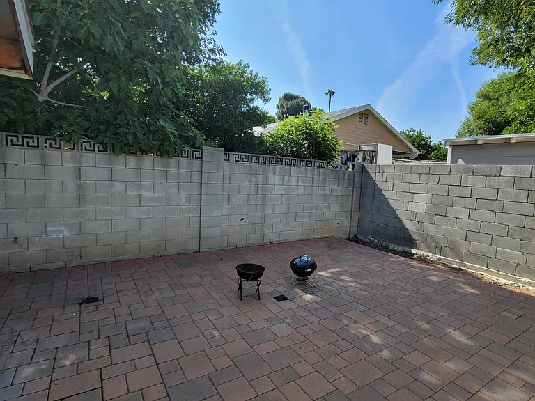 8101 Jumilla Ave #1/2 — Photo 12