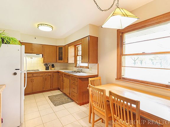4th image of 1925 Fruitwood Dr NW