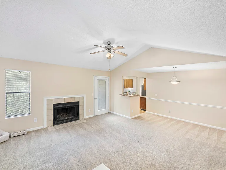 MAA Mandarin Lakes — Photo 14