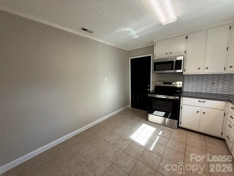 917 Spruce St — Photo 10