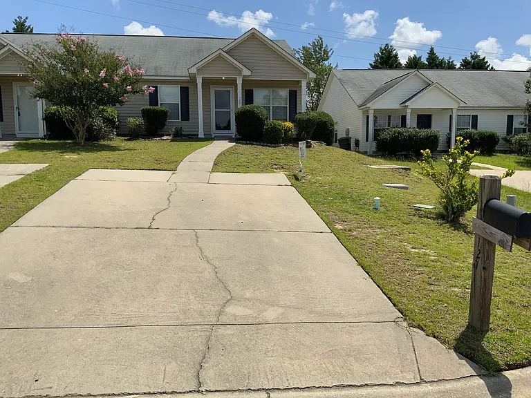 127 Linville Ct — Photo 2