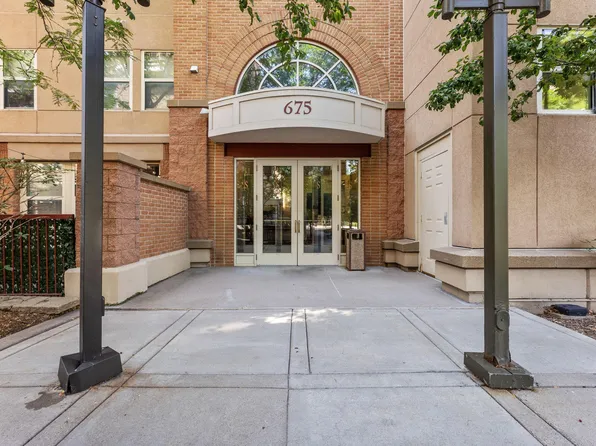 675 N 1st St Unit 402, Minneapolis, MN 55401