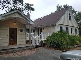 34 Russel St, Amityville, NY 11701