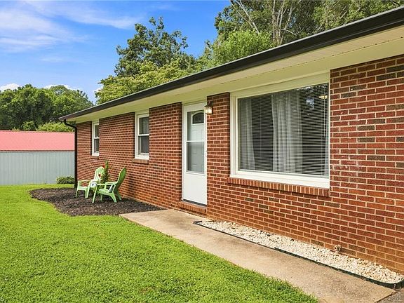 2nd image of 222 Easton Dr