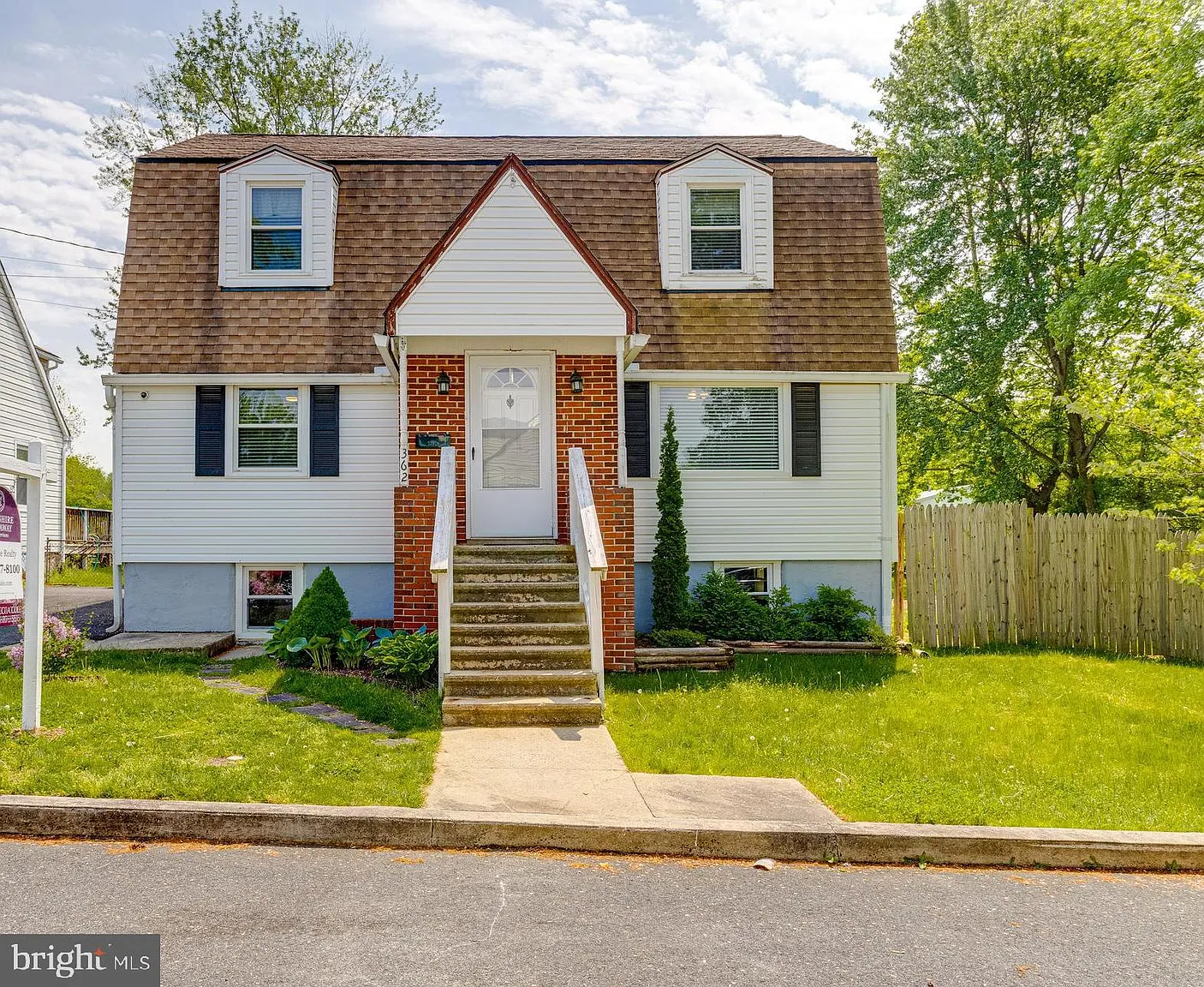 362 Carter St photo 1