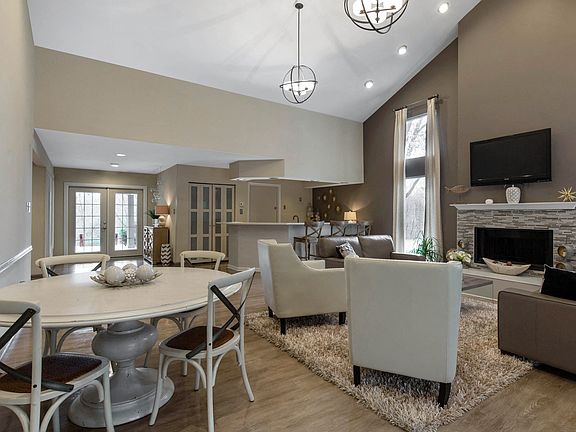 5th image of 9308 Willow Creek Dr #9313F