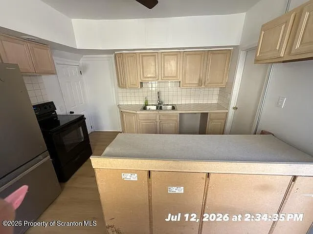 1429 N Main Ave — Photo 9