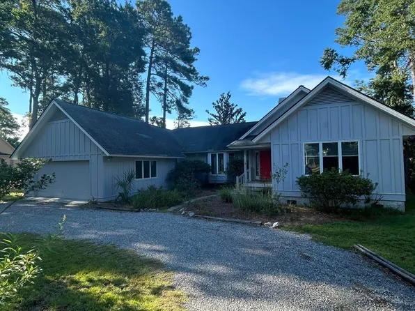 11 Sheridan Rd, Beaufort, SC 29907