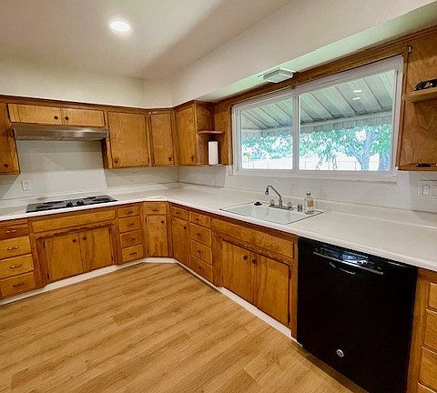 4th image of 1301 54th St