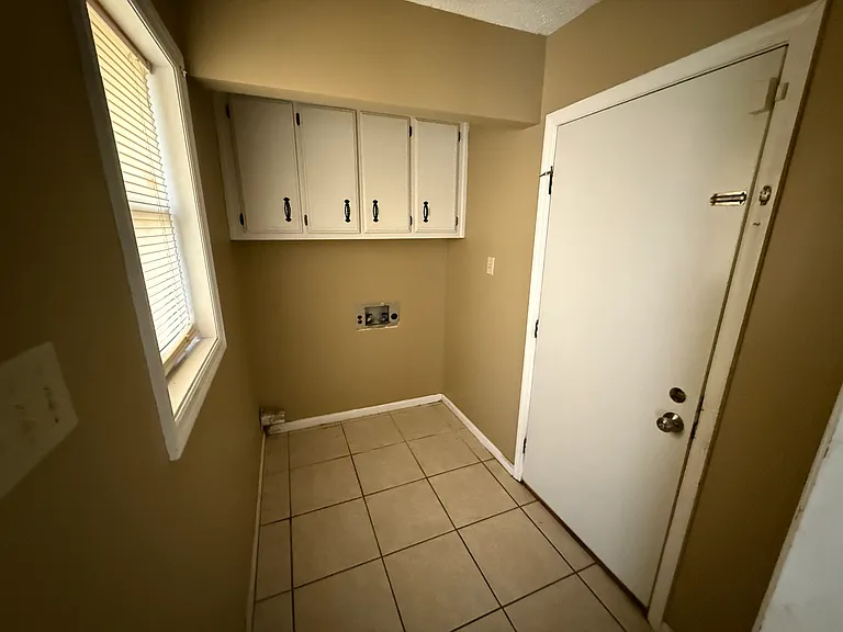 2020 Arkwright Dr — Photo 6
