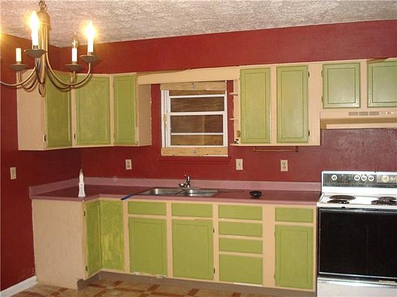 5th image of 400 E Brown St