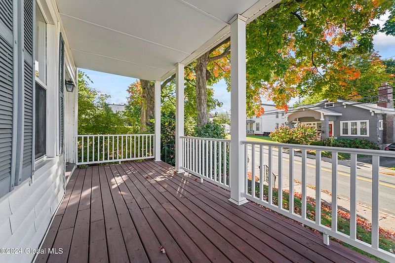 5th image of 325 Spring Avenue