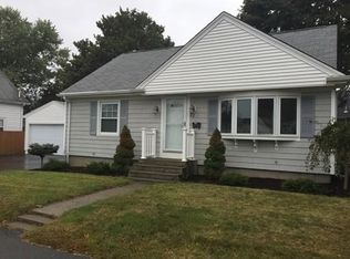 27 Worthen St, Swansea, MA 02777