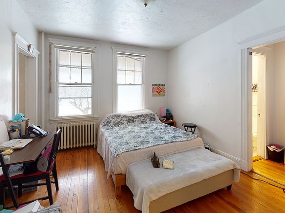 2nd image of 24 Sidlaw Rd APT 9