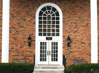 312 Clayton Crossing Dr APT 101, Ballwin, MO 63011