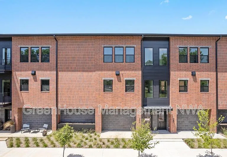 627 SW C St — Photo 22