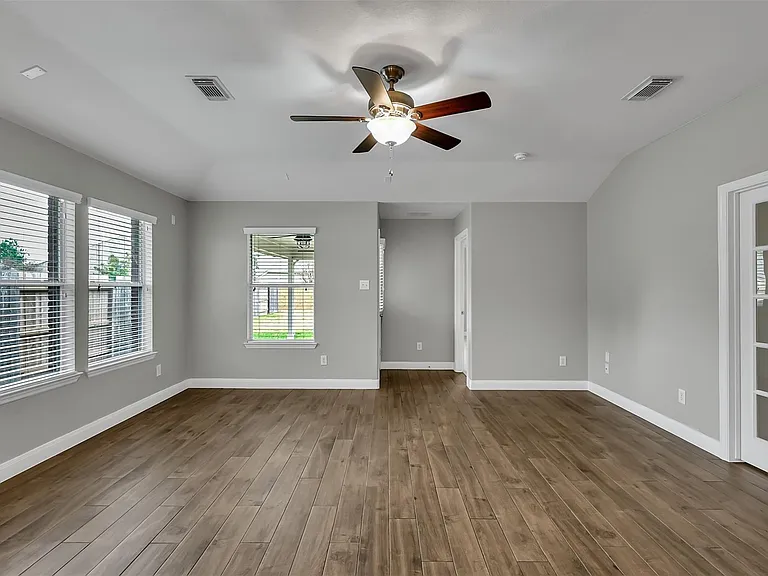 3011 Crescent Oaks Park Ln — Photo 10