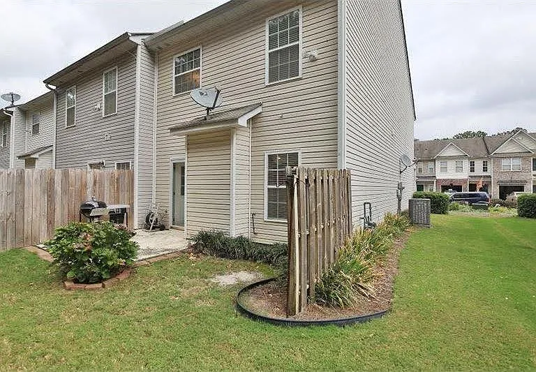 2977 Greyhawk Ln — Photo 29