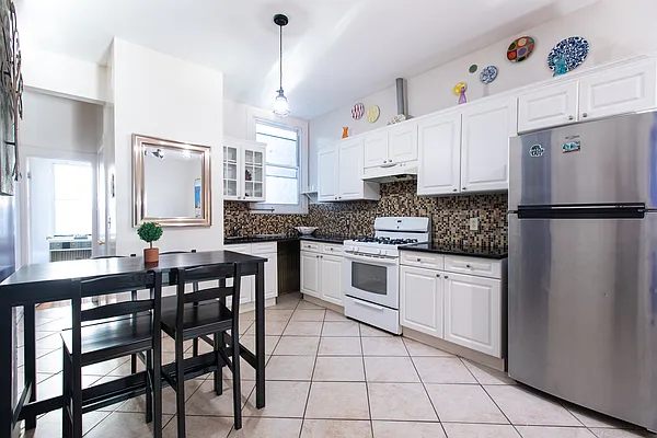 Rented by Apple Realty Group Corp | media 1