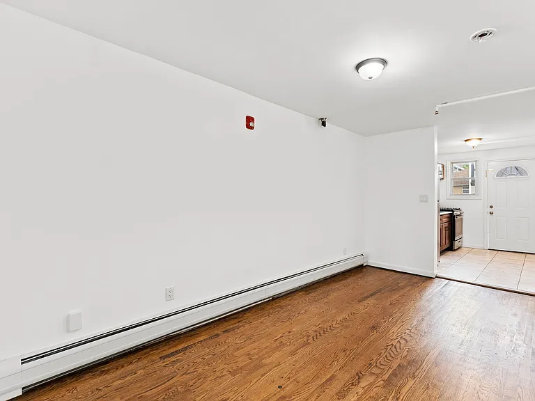 43 Jewett Ave — Photo 6