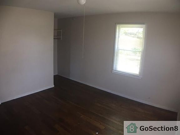 5th image of 952 N Central Dr