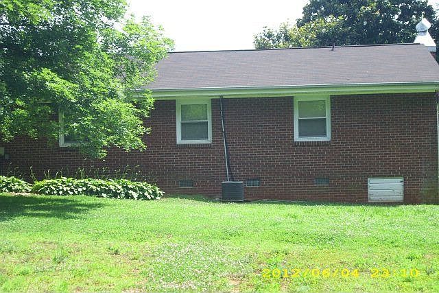 2nd image of 210 College Ave