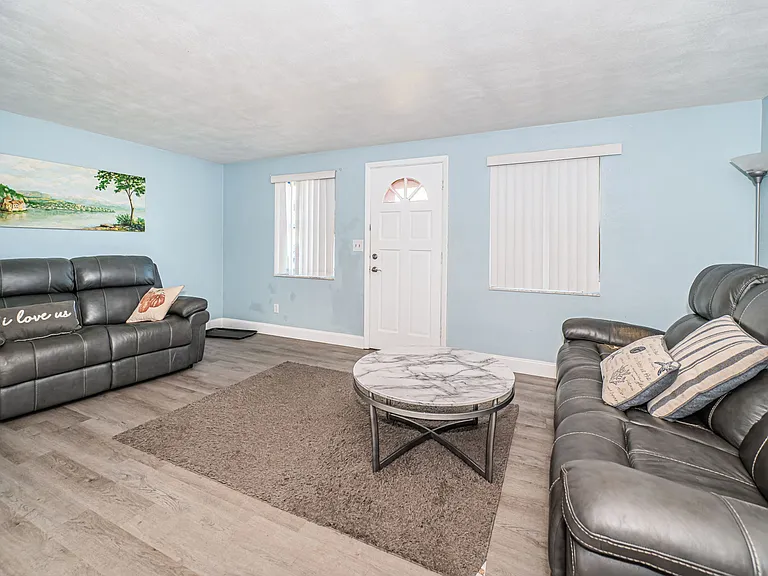 4424 Beacon Square Dr — Photo 35