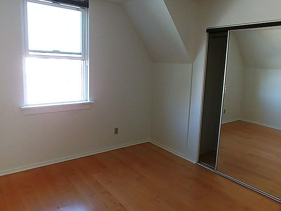 3rd image of 2033 Pierce St #5
