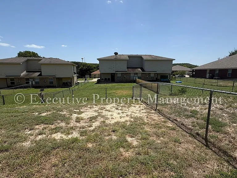 208 Janelle Dr — Photo 35
