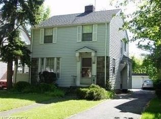 2303 Scholl Rd, University Heights, OH 44118