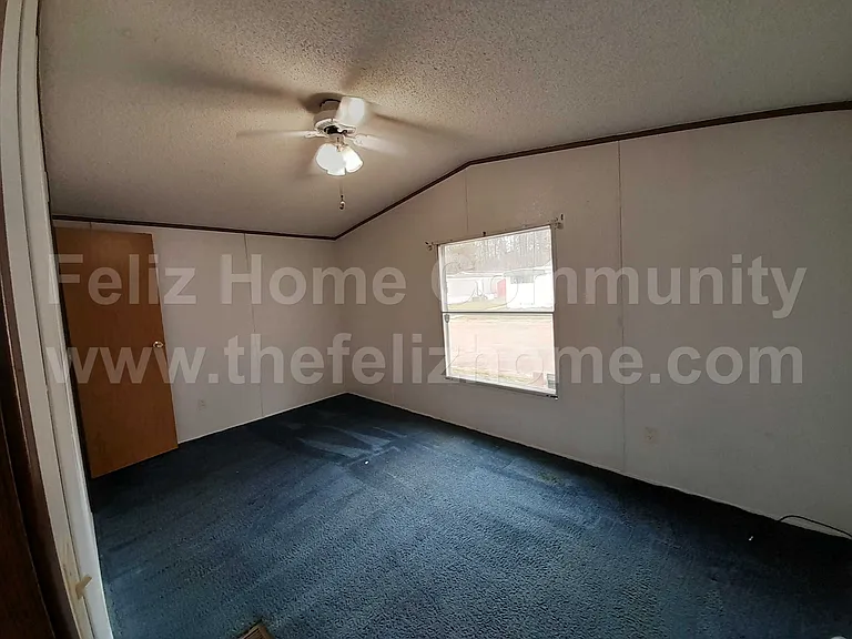 4-6016 Glade Rd #4 — Photo 3
