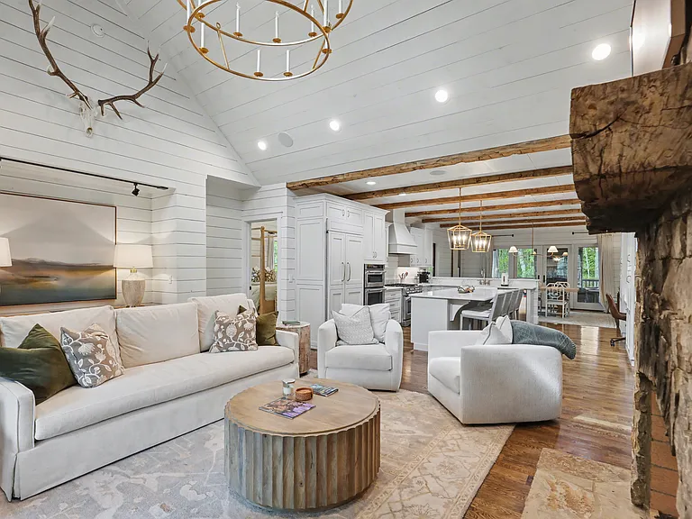 545 Cross Creek Trl — Photo 10